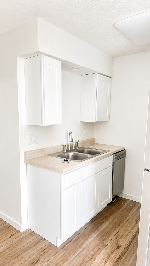 Savoy Apartment: 1204 Wesley Ave.