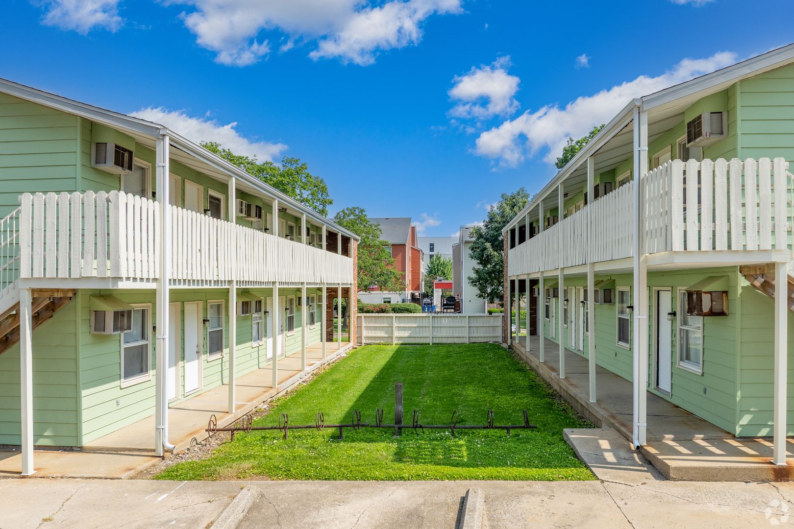 Champaign Apartment: Rally Apts