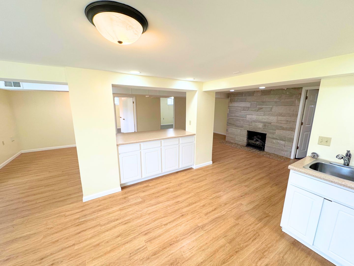 Champaign Apartment: 1606 W Healey