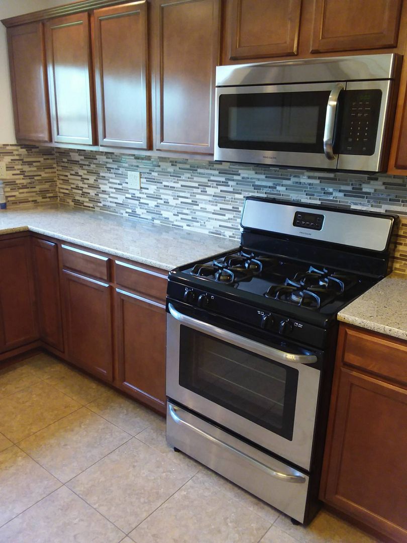 Champaign Apartment: 1606 W Healey