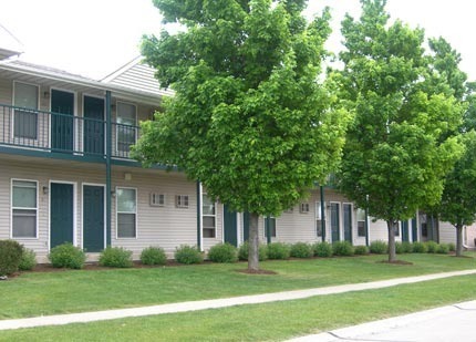 Savoy Apartment: 1206 Wesley Ave