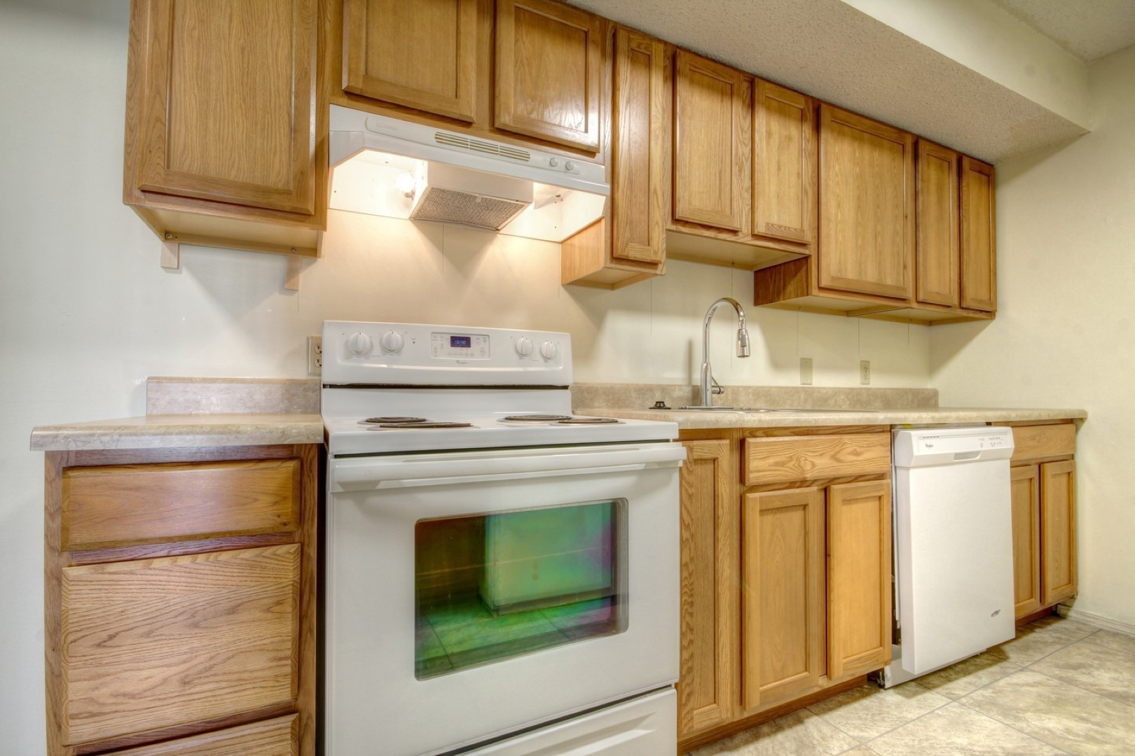 Champaign Apartment: 1901 Karen Ct