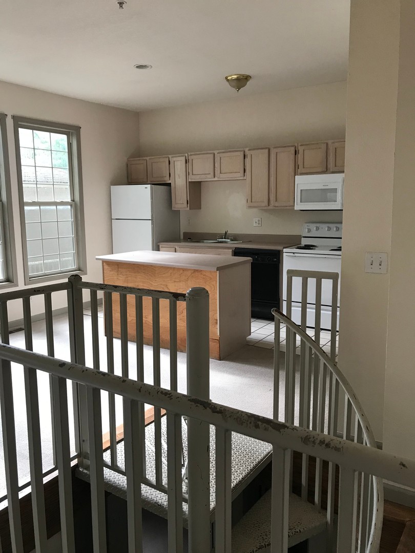 Urbana Apartment: 308 W. Green St