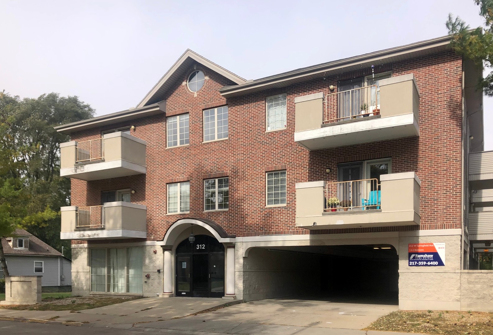 Urbana Apartment: 312 W. Springfield Ave