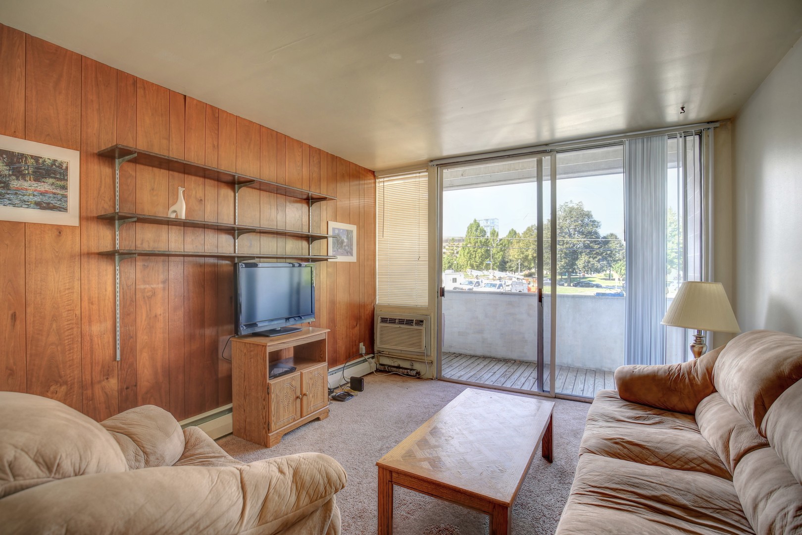 Urbana Apartment: Stoughton - Goodwin Apts