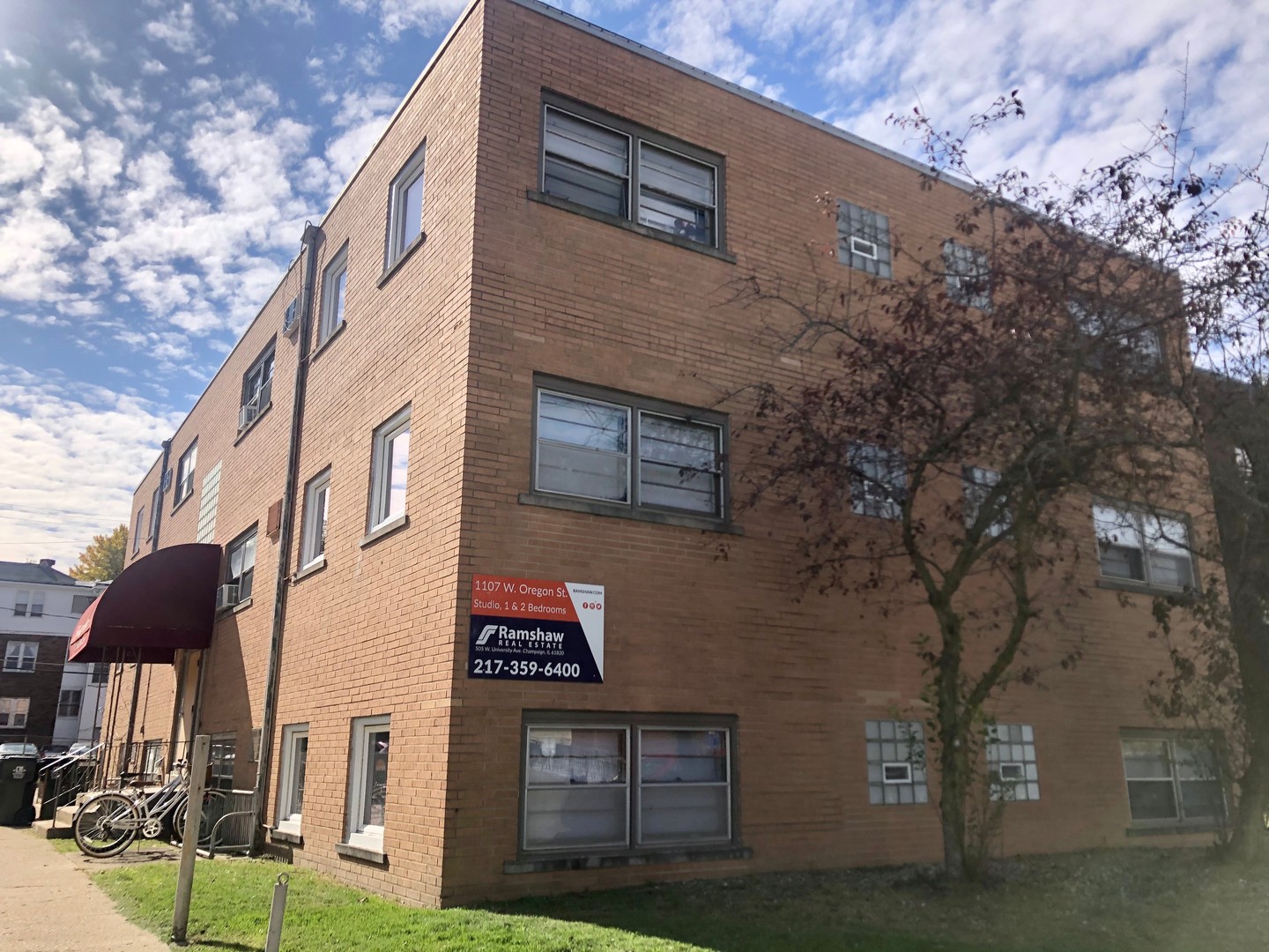 Urbana Apartment: 1107 W. Oregon