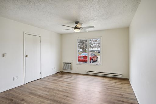 2-Bedroom, 1-Bathroom - Park Vista - Champaign, IL – photo 1