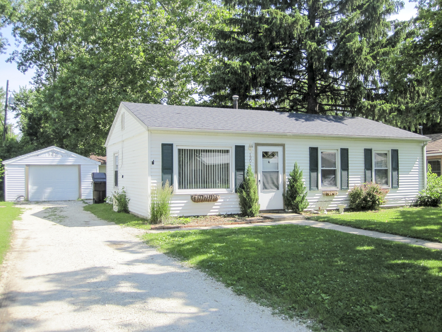 Champaign Apartment: Ramshaw Properties Rental