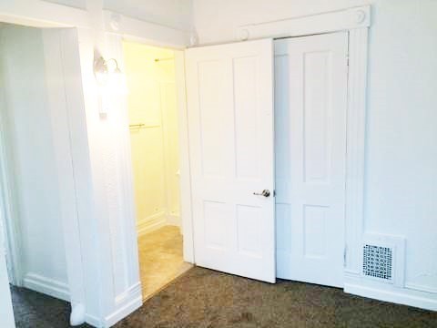 Urbana Apartment: 704 Stoughton