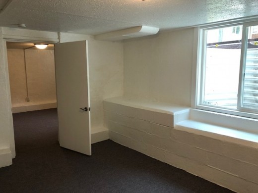 Urbana Apartment: 209 N. Coler