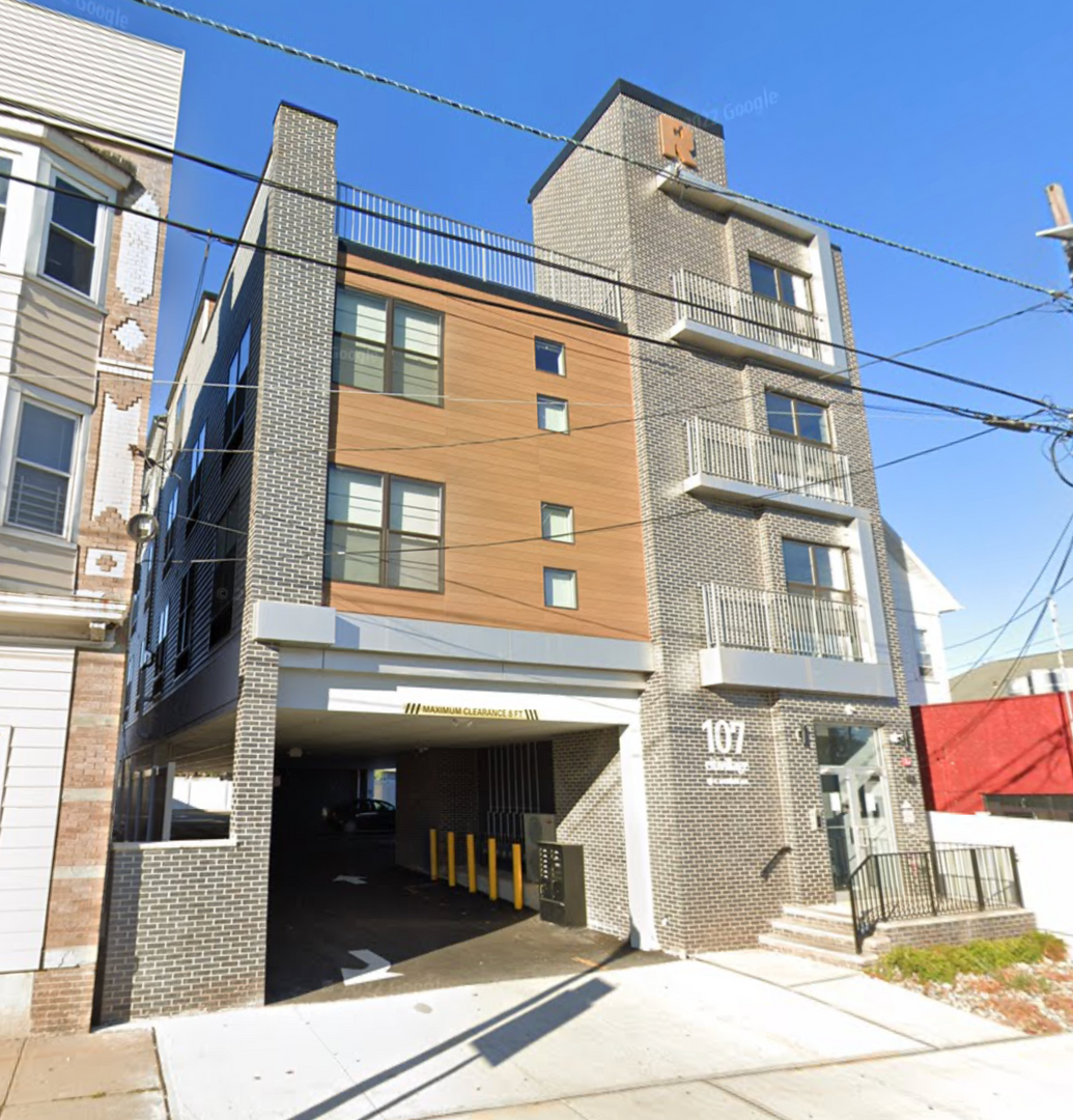 Roselle Park Apartment: 107 E Westfield Ave.
