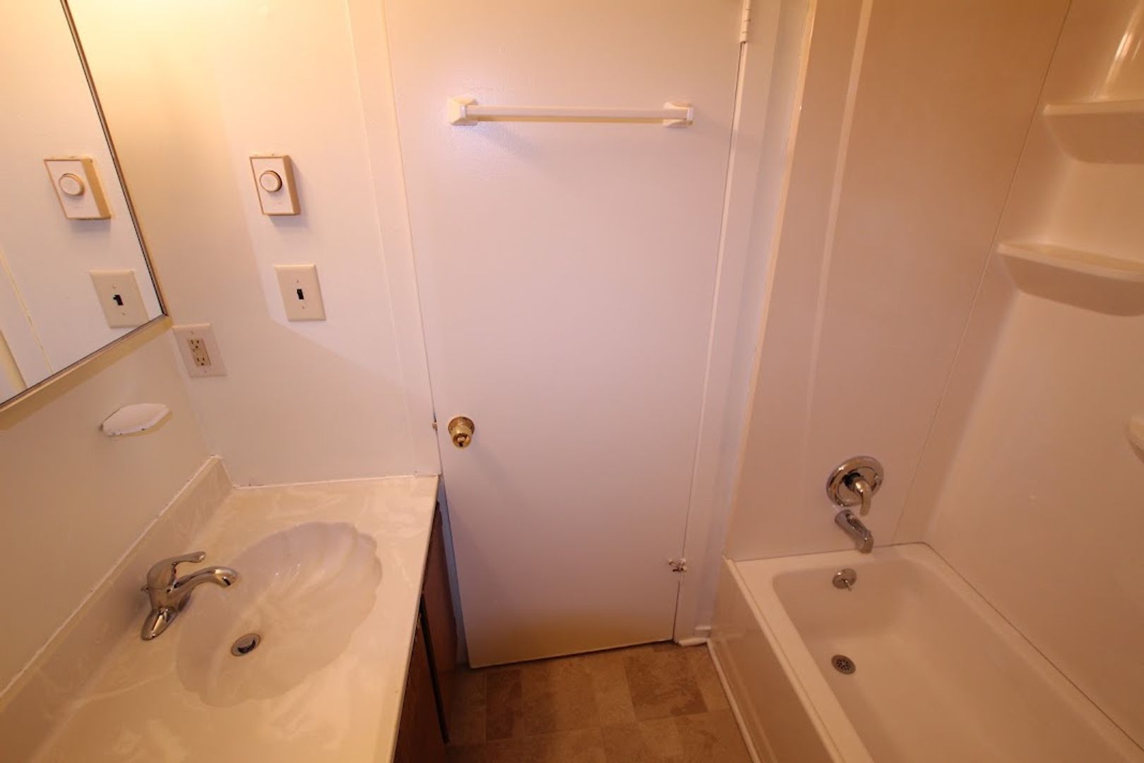 Sicklerville House: 603 Tara Dr