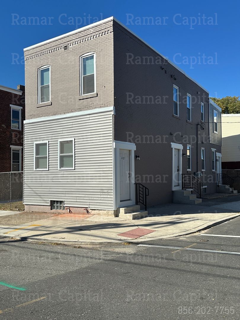 Camden Apartment: 451 Line St