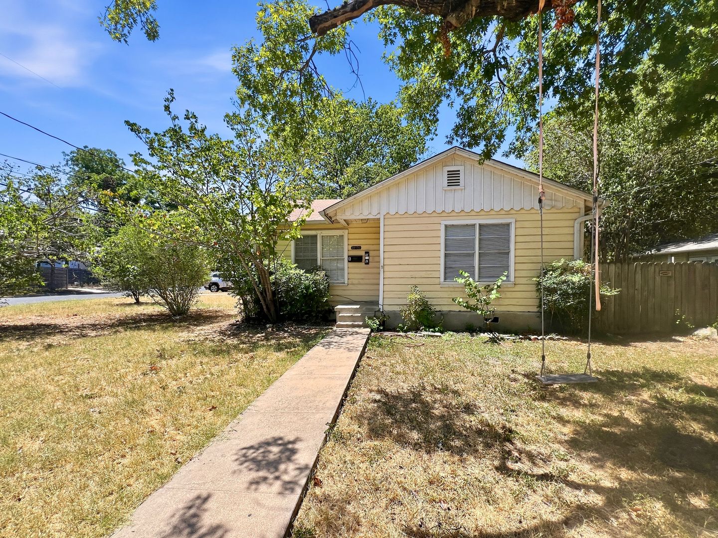 Austin Multiplex: 5400 Harmon Ave
