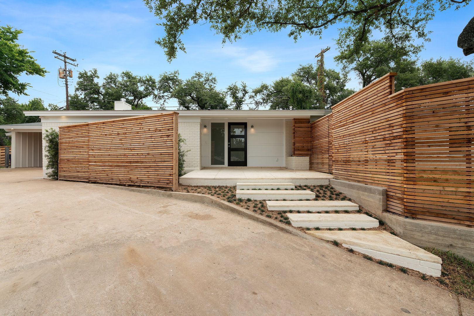 Austin House: 5706 Highland Hills Cir