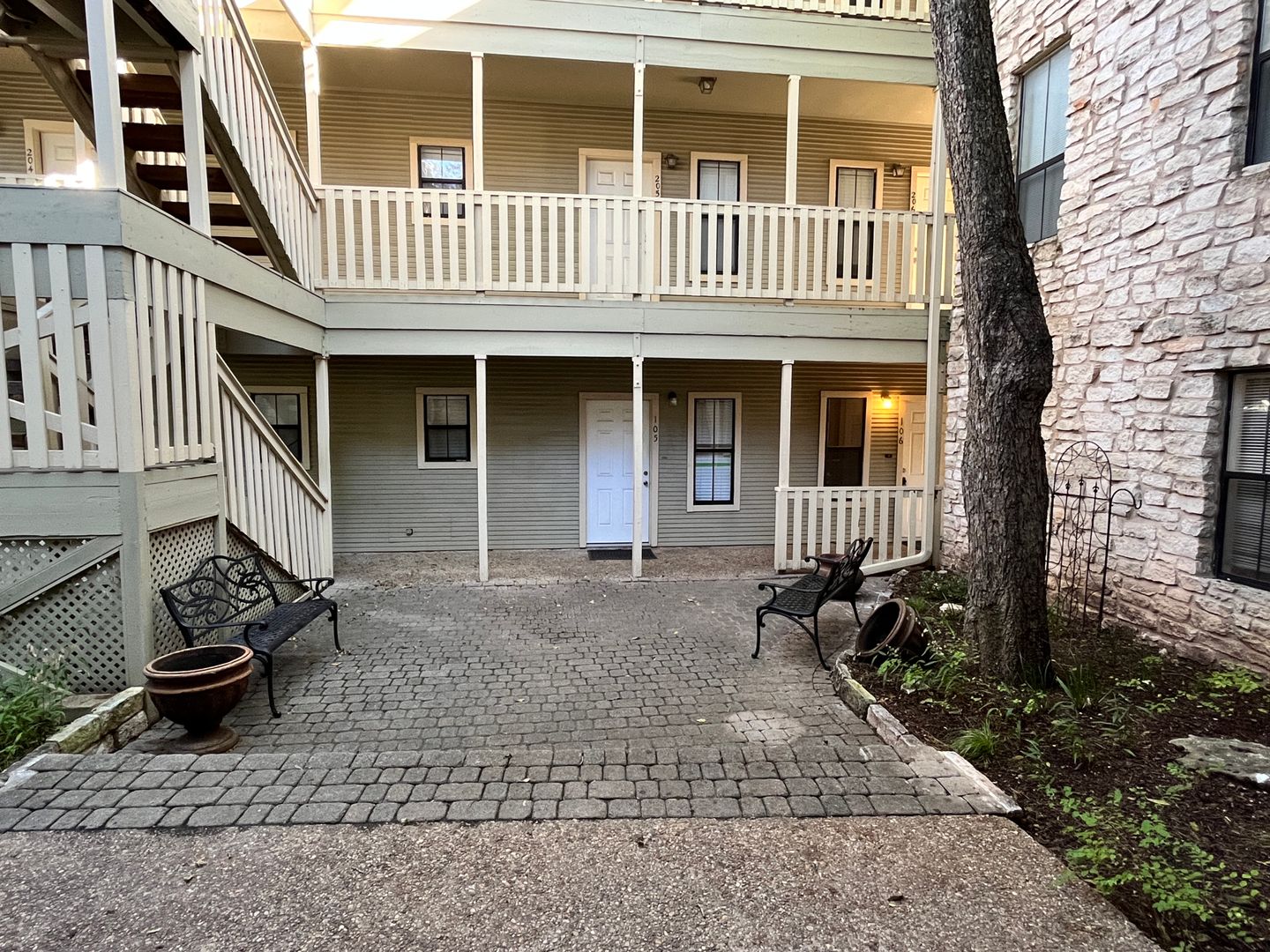 Austin House: 4401 Speedway Unit 303