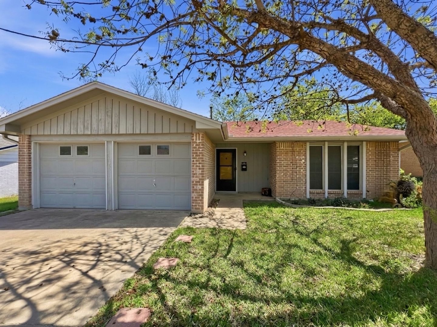 Austin House: 9807 Mountain Quail Rd