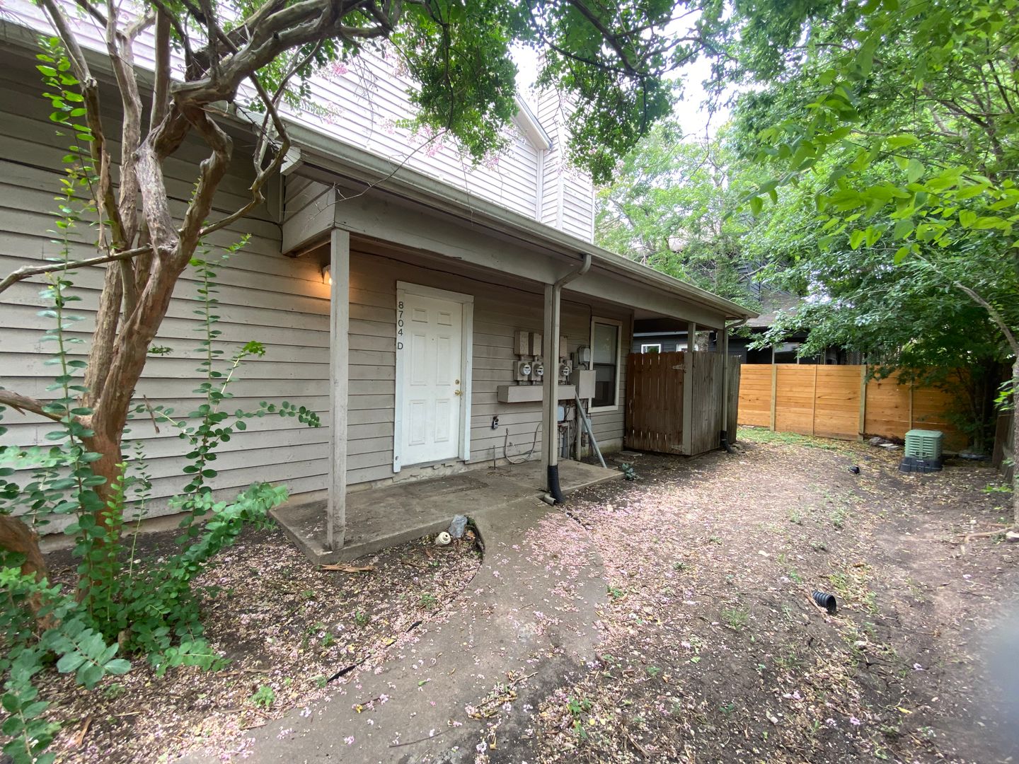 Austin Multiplex: 8704 Schick Rd - Unit D