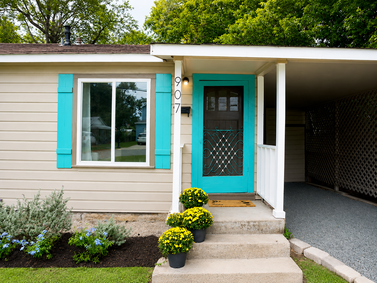 Austin House: 907 E 56th Street