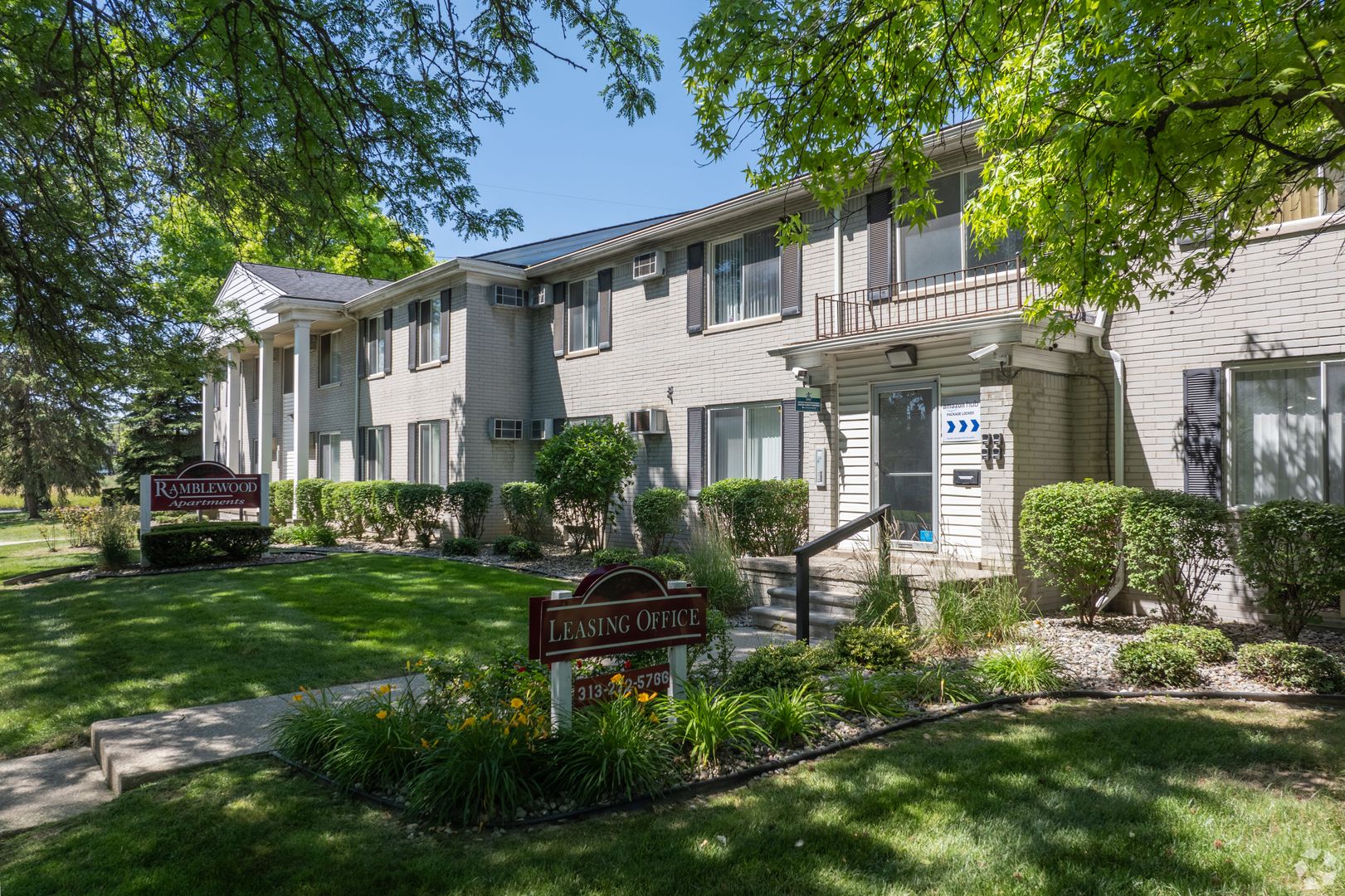 Detroit Apartment: 12611 Memorial St