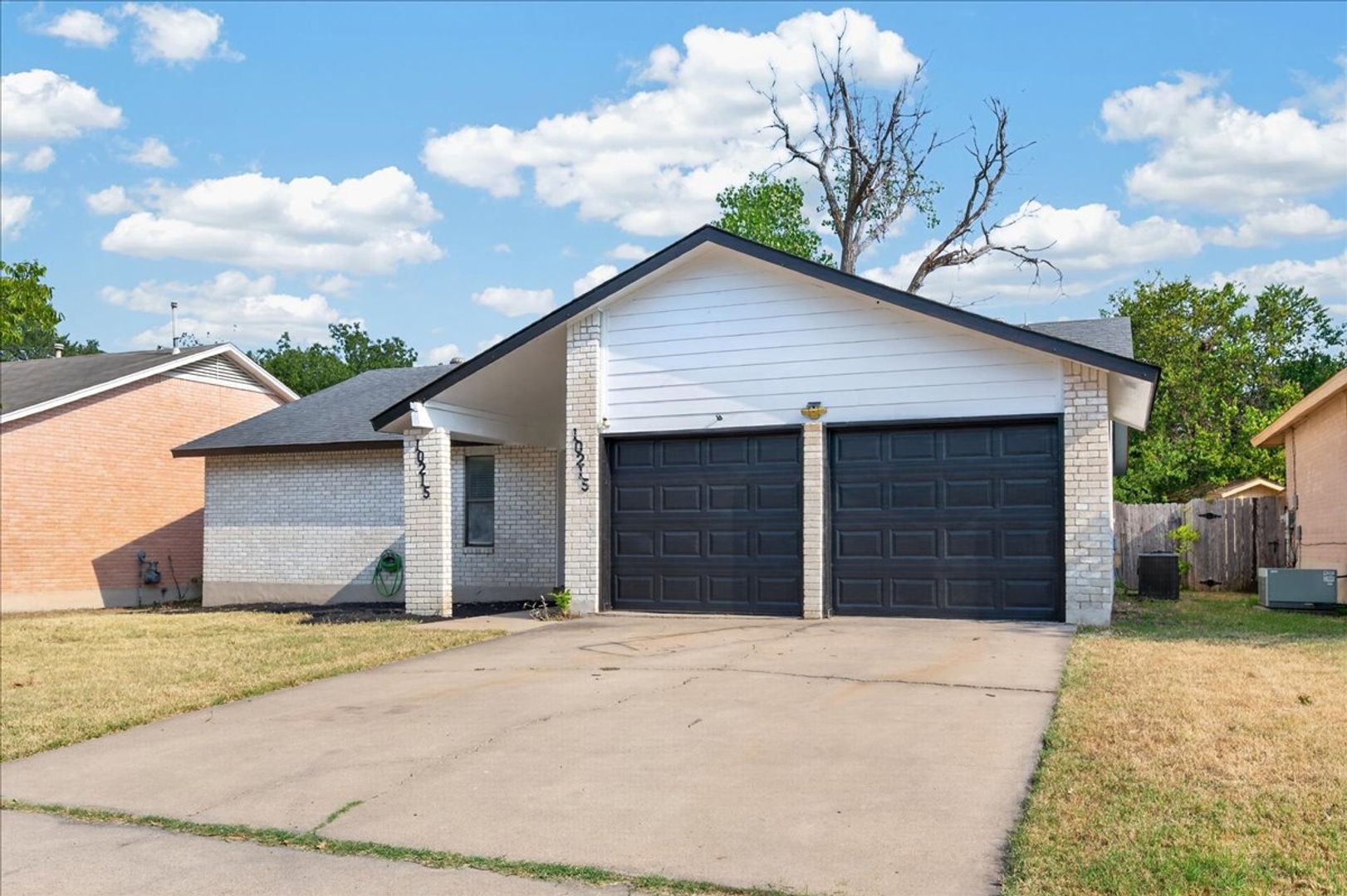 Austin House: 10215 Missel Thrush Drive