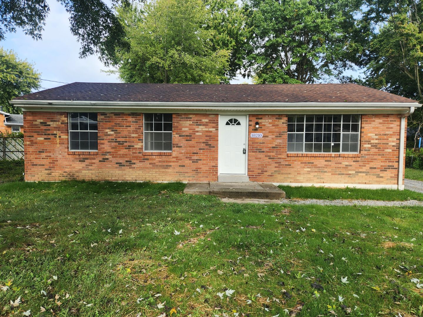 Louisville House: 10210 Nola Dr