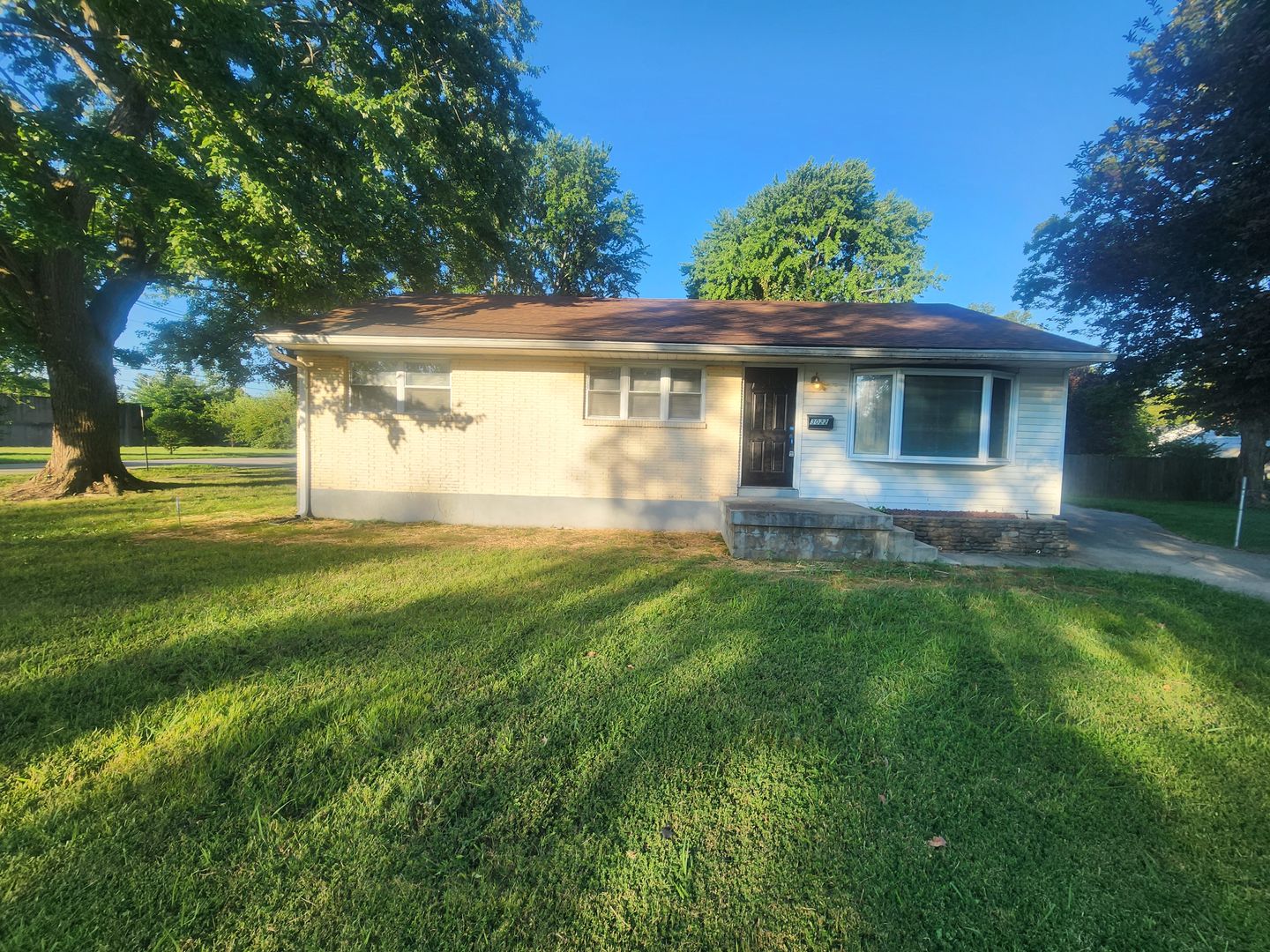 Louisville House: 3022 Betty Ln