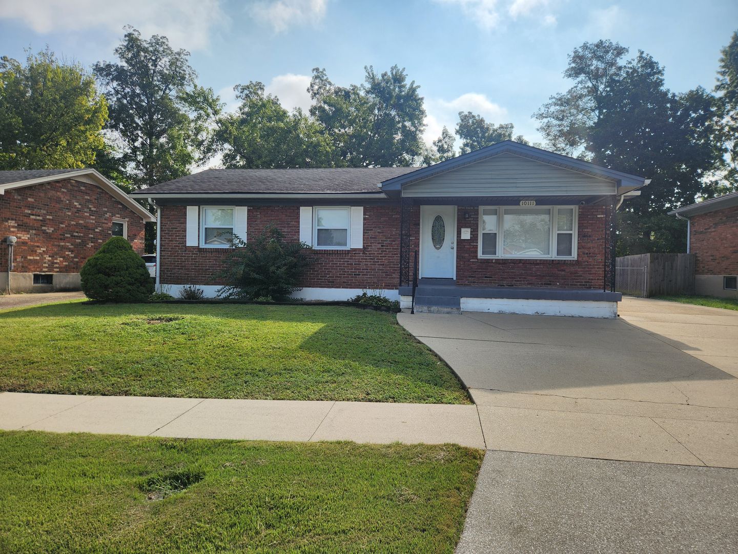Louisville House: 10111 Normie Ln