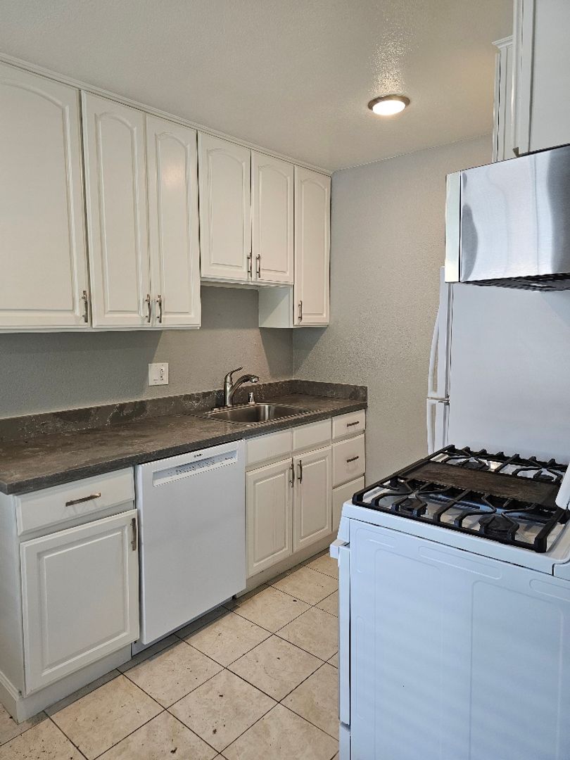 Concord Apartment: 1981 Bonifacio Street