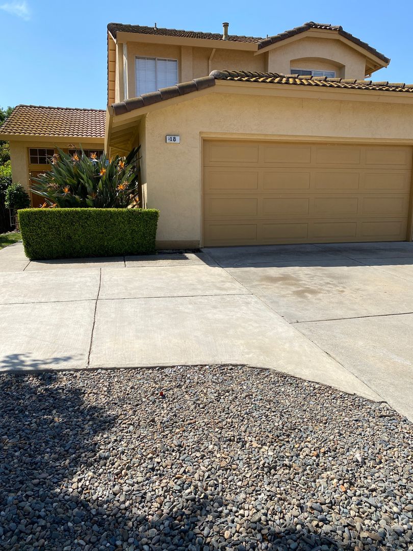 Tracy House: 18 Regina Drive