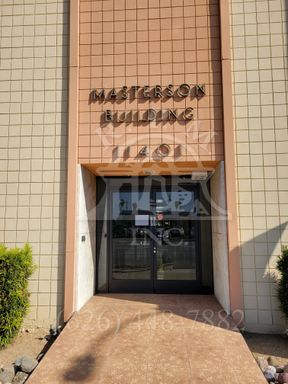Professional Office Suite in Prime El Monte Location – photo 1