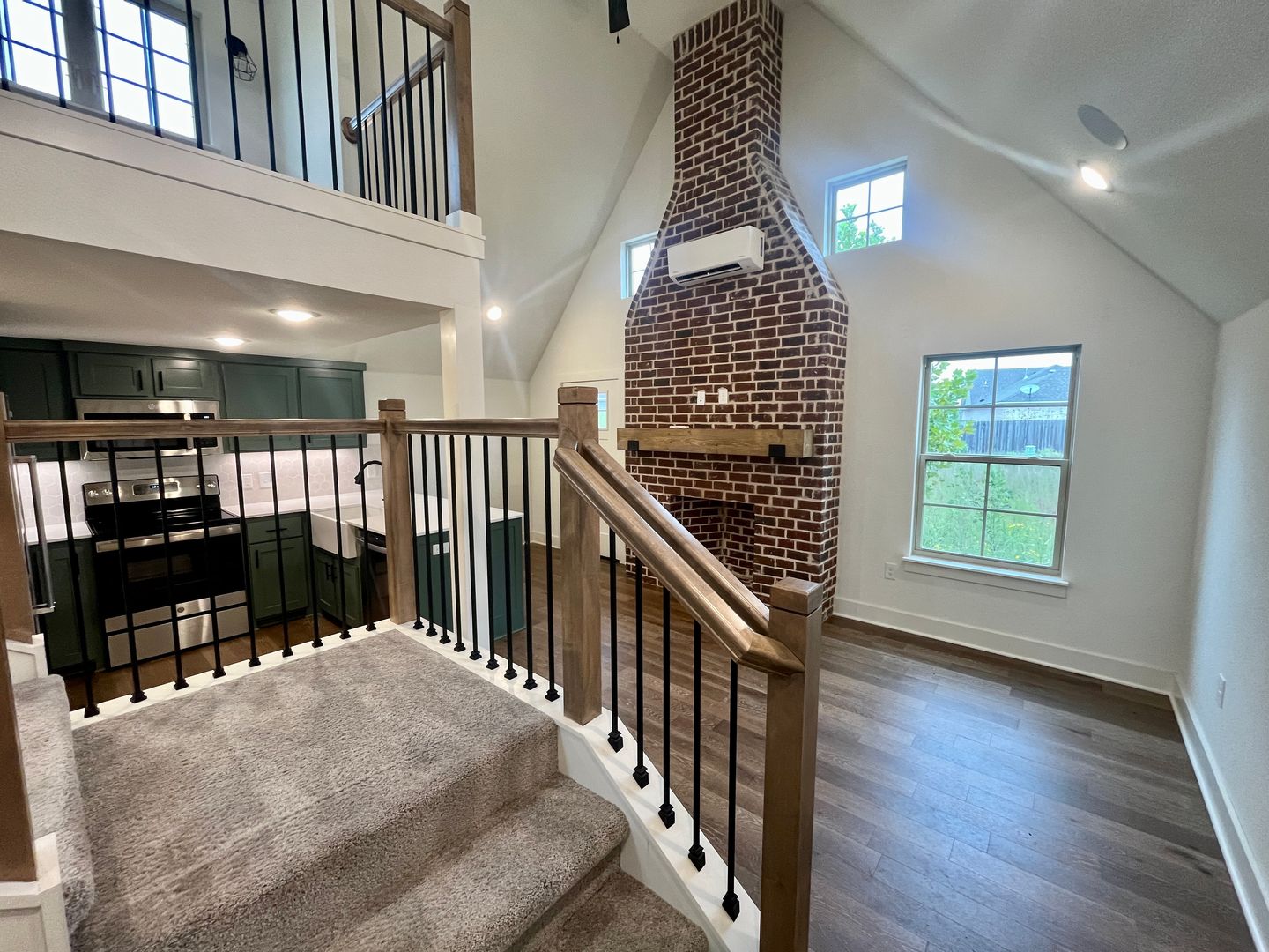 Fayetteville House: 3858 W Somerville Ln