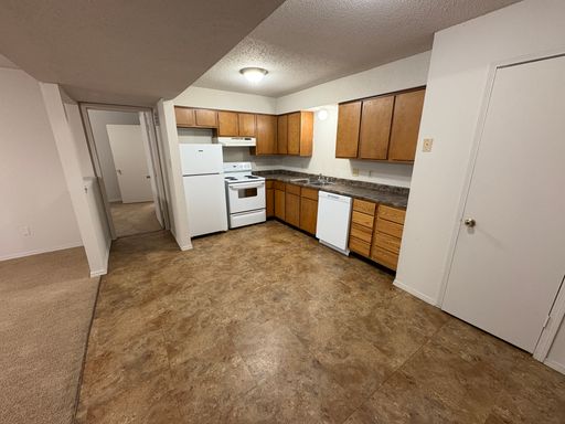 Shadowbrook Apartments – photo 1