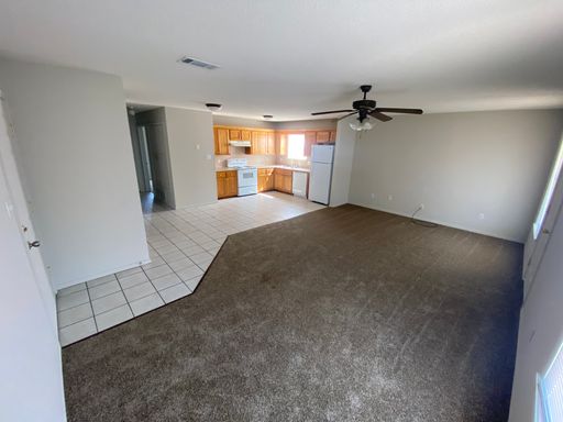 2 Bed/1 Bath Upstairs Apartment