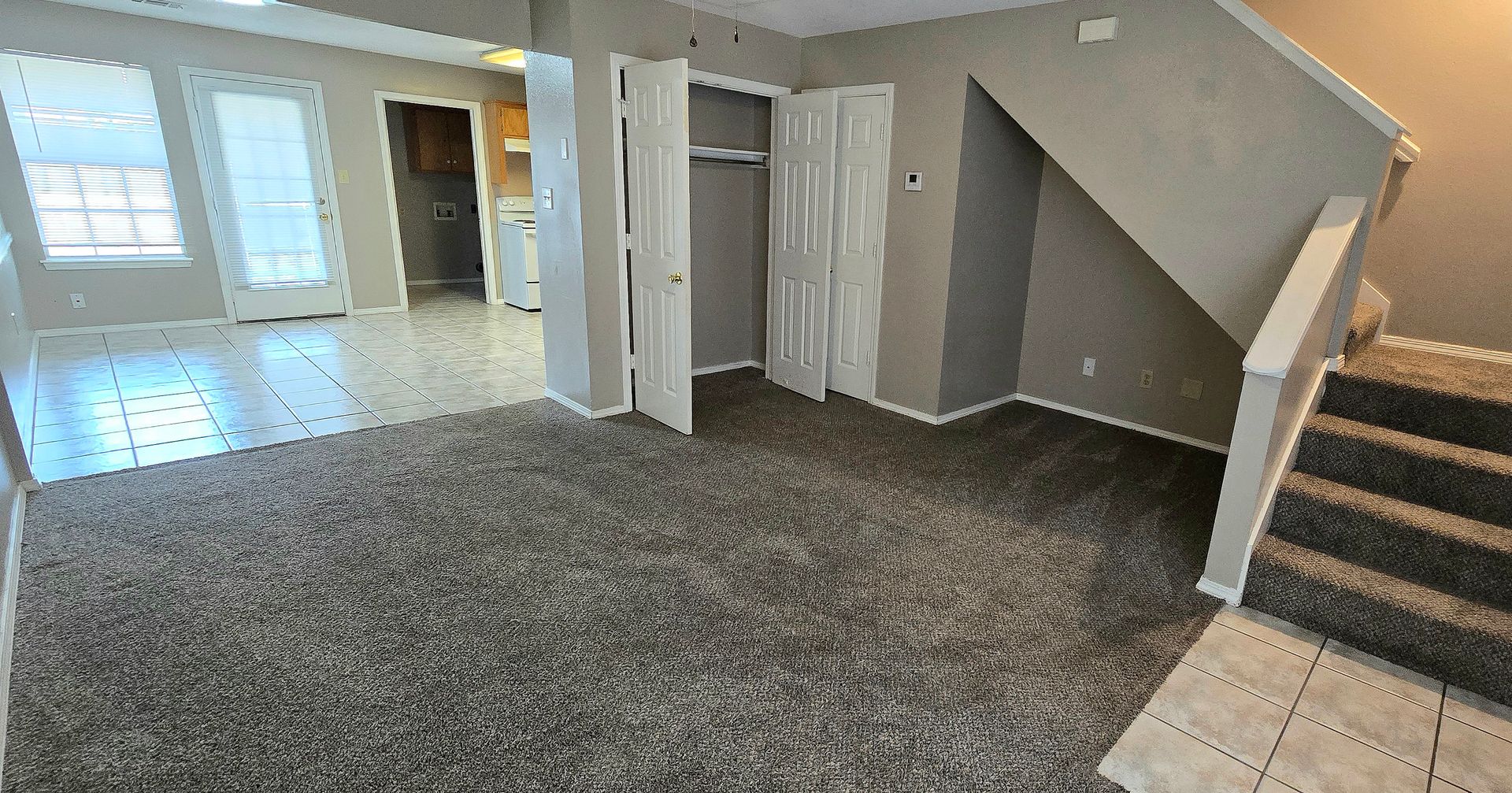 Lavaca Apartment: 400 Birch St