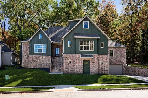 Modern Charm Meets Comfort — 3BR Brooklands Home w/ Study – photo 1
