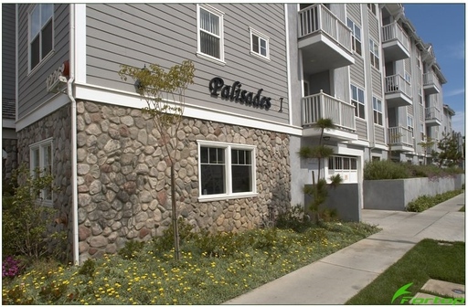 SPACIOUS 3 BED 3 BATH NEAR CAMPUS AVAILABLE – photo 1