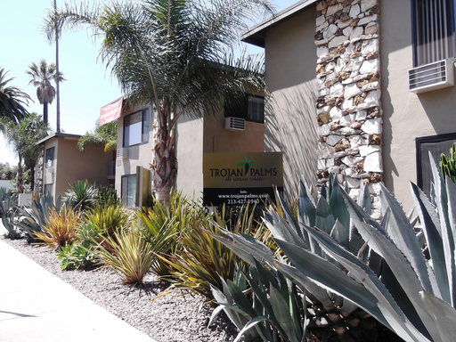 One Block From Campus – photo 1