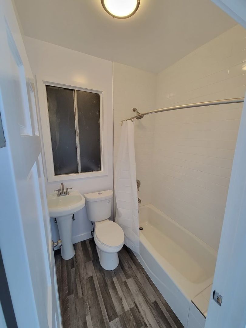 Los Angeles Apartment: 131 N. Alvarado St