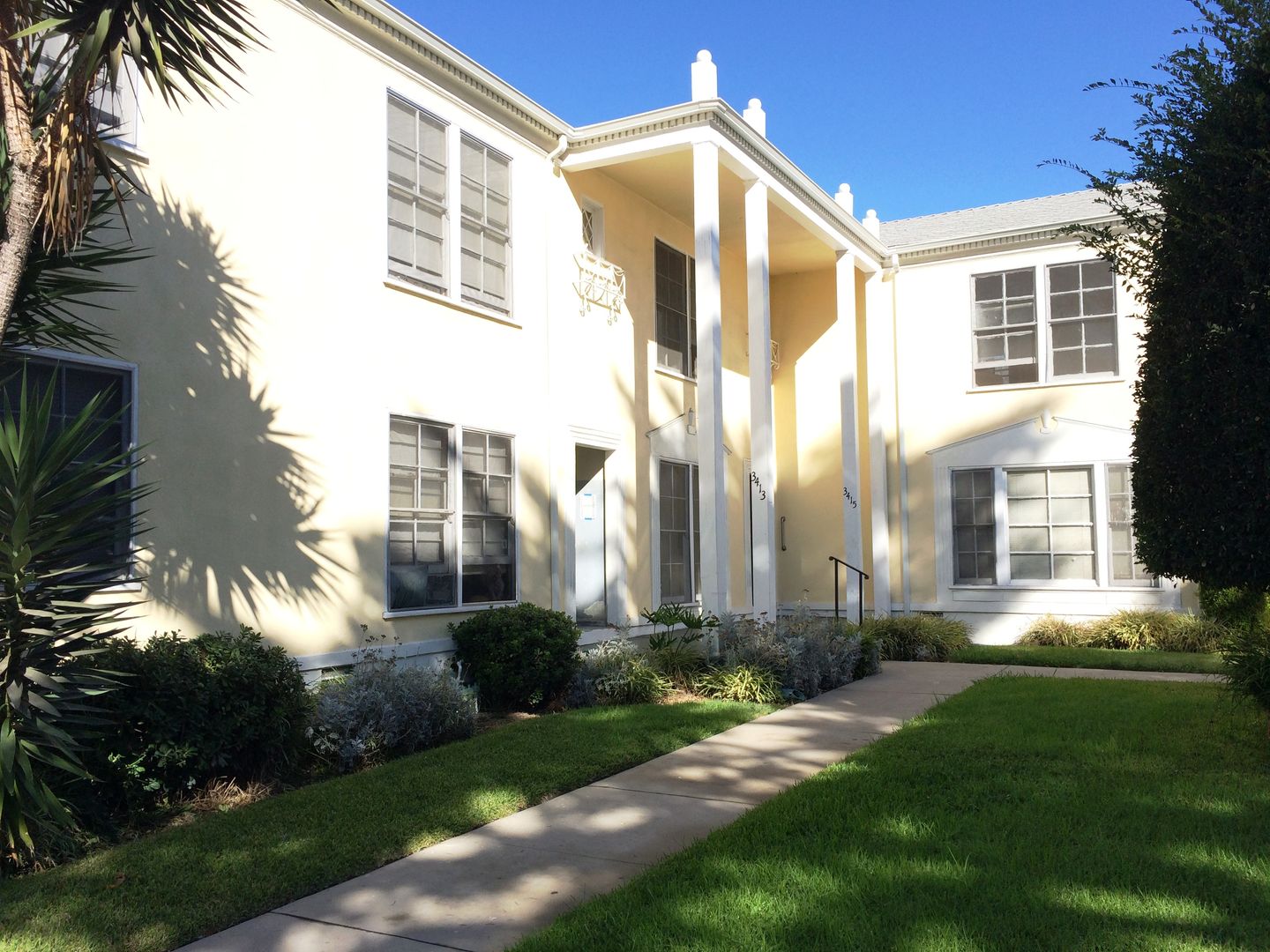 Los Angeles Apartment: 3407-3415 Stocker Street