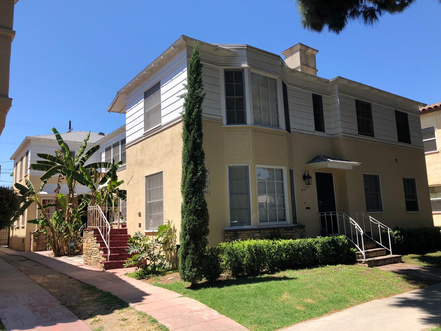 Los Angeles Apartment: 4239 Degnan Blvd