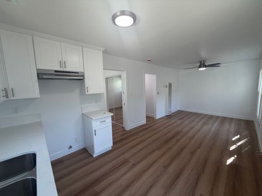 Charming 2 Bedroom 1 Bath bungalow – photo 1
