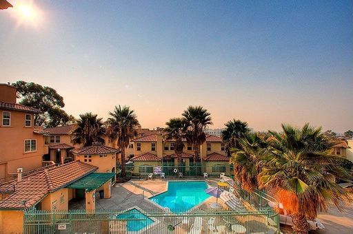 Large 2 bedroom 2 bath Condo with a den/office space on the second floor – photo 1