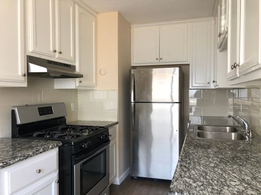 SPACIOUS FIRST STORY 1BED 1BATH APARTMENT AVAILABLE IN VAN NUYS! – photo 1