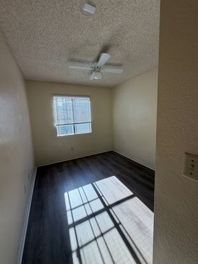 1110 W 30th USC Housing for Rent – photo 1
