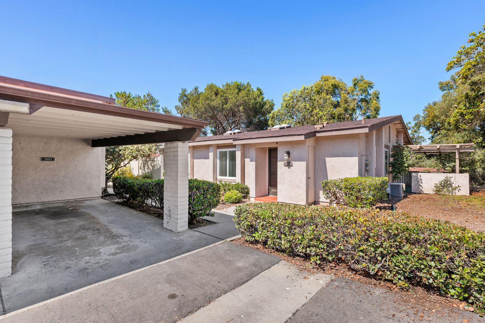 San Diego Townhome: 16924 Caminito Santico