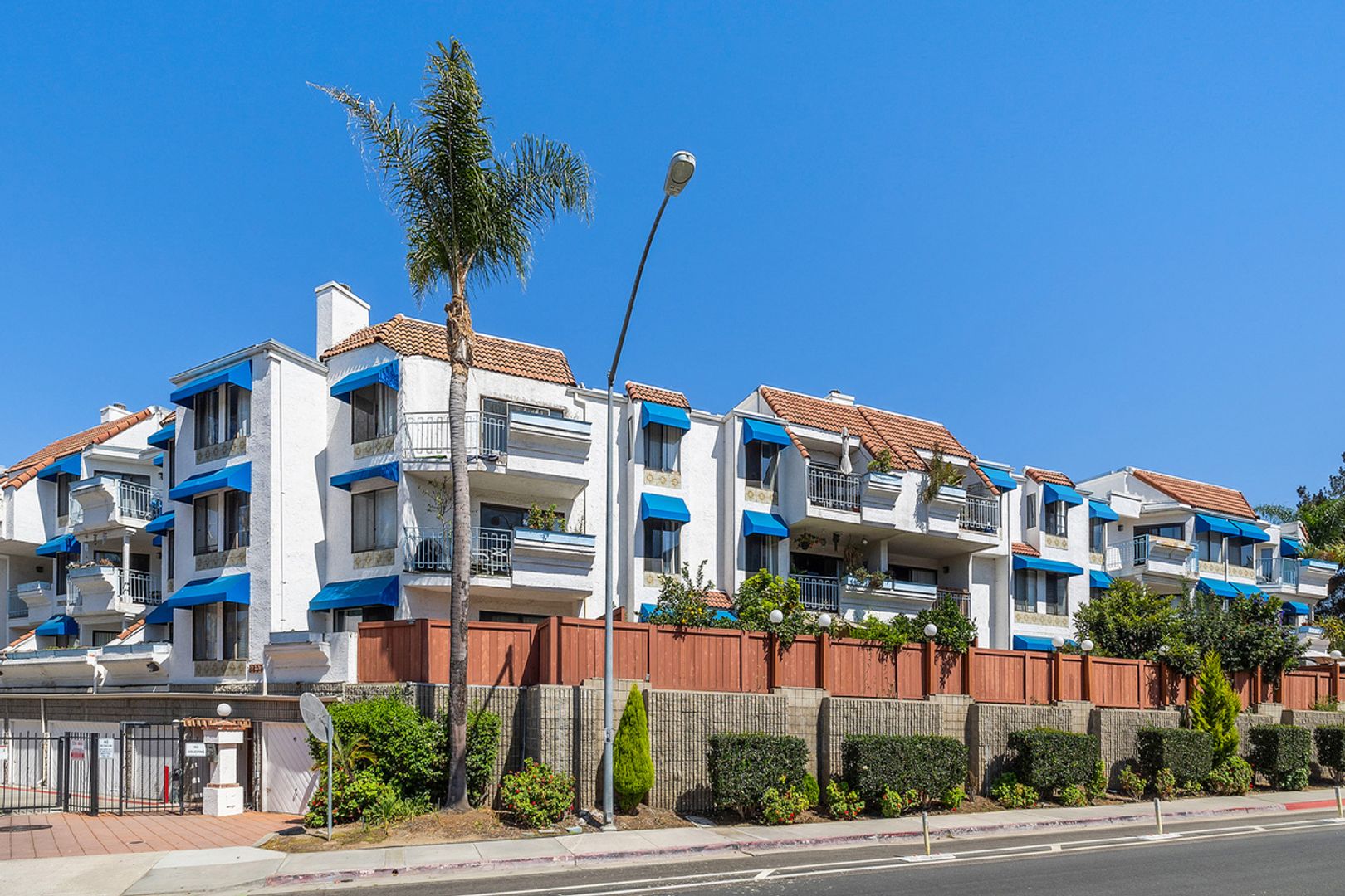 San Diego Apartment: 8308 Regents Rd