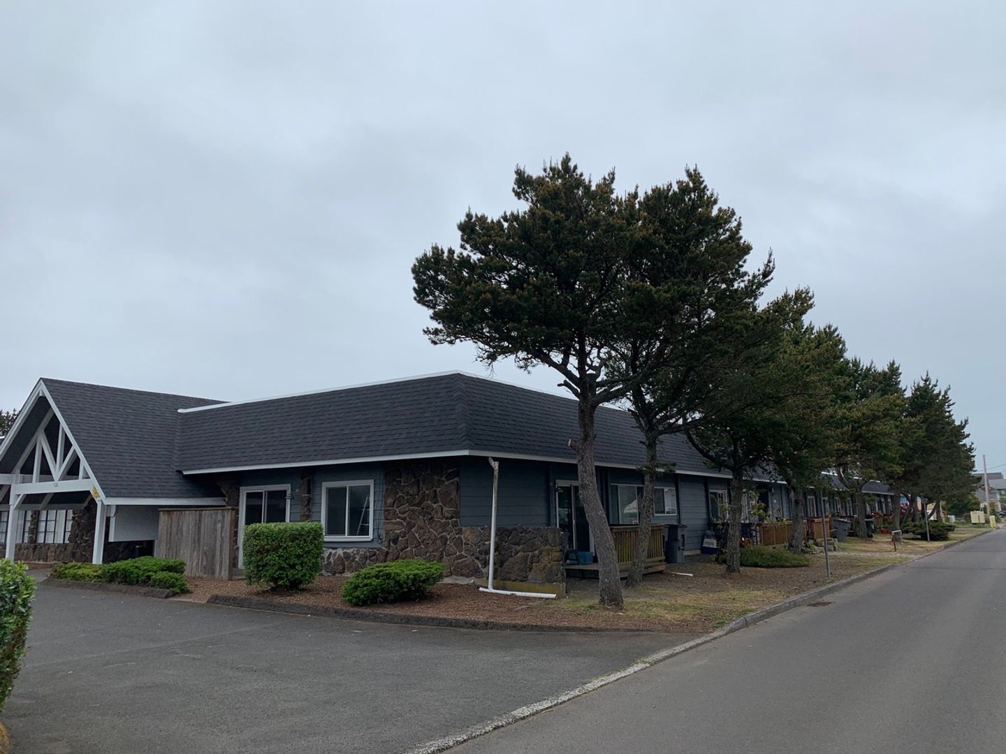 Seaside Apartment: 822 Necanicum Dr