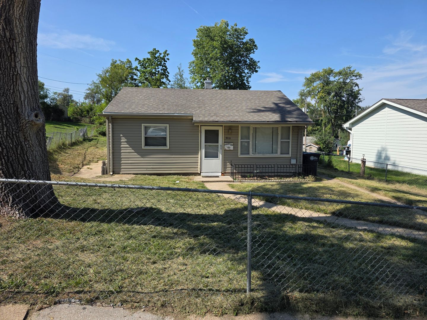 Omaha House: 3921 Burdette St