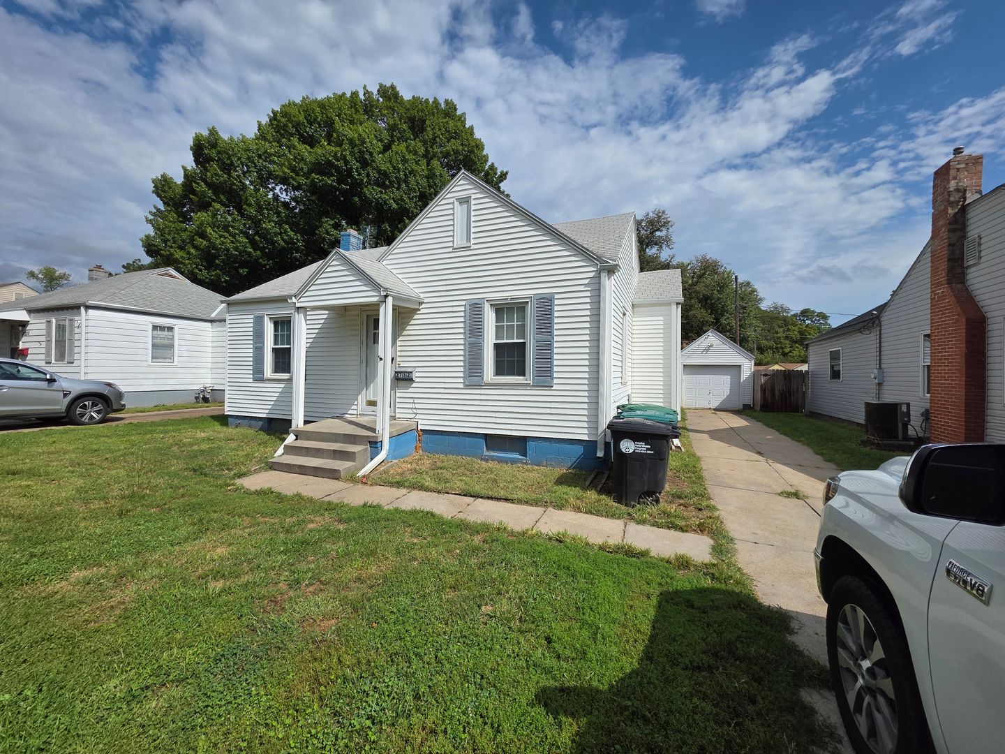 Omaha House: 2732 Sharon Dr